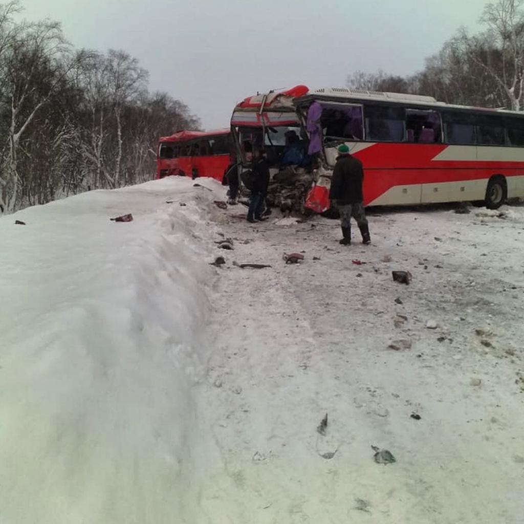 Авария рейсовый автобус. Мильково Камчатский край авария. Авария с автобусом Камчатка. Авария с рейсовым автобусом.